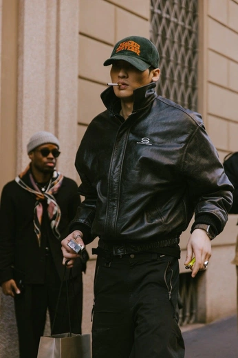 A cover of "fashion" cluster. The owner is jojojonas. The cluster consists of 2 elements.