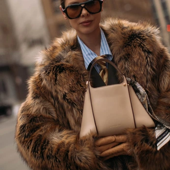 A cover of "In the Bag" cluster. The owner is theeditedroom. The cluster consists of 19 elements.