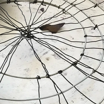 A cover of "static movement" cluster. The owner is cumislays. The cluster consists of 60 elements.