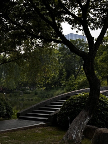 A cover of "UR[ban] PARK" cluster. The owner is andonirzt. The cluster description is "urban and landscape design from all around the world.". The cluster consists of 8 elements.