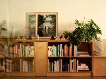 A cover of "Studio" cluster. The owner is ademan. The cluster consists of 1 element.