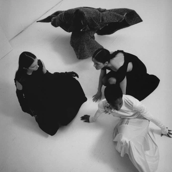 A cover of "Born2sing shooting" cluster. The owner is anuthida. The cluster consists of 27 elements.