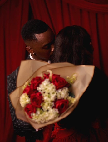 A cover of "lucas" cluster. The owner is lucasmundat. The cluster consists of 19 elements.