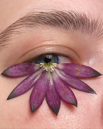 A cover of "Beauty Editorial Looks" cluster. The owner is simonhengesbach. The cluster consists of 46 elements.