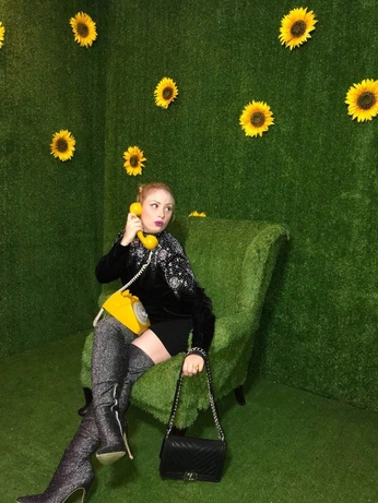 A cover of "olive" cluster. The owner is capoodlenoodles. The cluster consists of 15 elements.