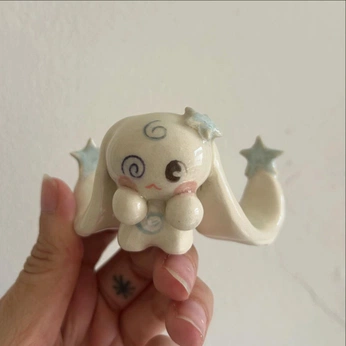 A cover of "Small Ceramic Sculptures" cluster. The owner is ejune. The cluster consists of 2 elements.