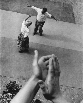 A cover of "emo foto" cluster. The owner is pokingclouds. The cluster consists of 3 elements.