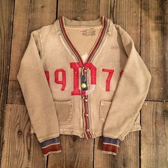 A cover of "SAKS FIFTH AVENUE" cluster. The owner is capucinejacquet. The cluster consists of 51 elements.