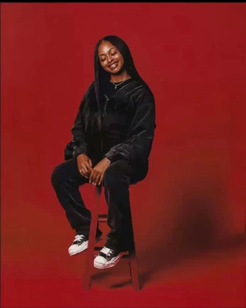 A cover of "BIG C8" cluster. The owner is venusian. The cluster consists of 10 elements.