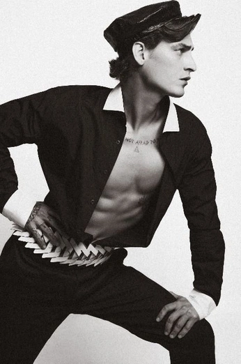 A cover of "Menswear" cluster. The owner is kieroarchive. The cluster consists of 4 elements.