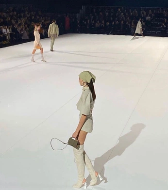 A cover of "fm" cluster. The owner is tull1. The cluster consists of 52 elements.