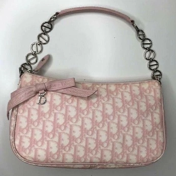 A cover of "coquette" cluster. The owner is avalle. The cluster consists of 8 elements.