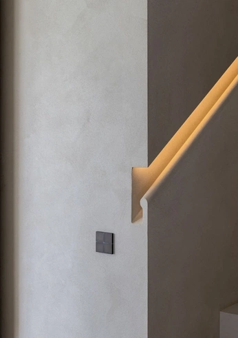 A cover of "LIGHTS" cluster. The owner is danicaracheo. The cluster consists of 9 elements.