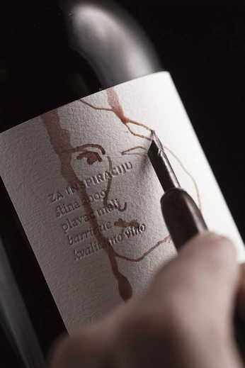 A cover of "wine label" cluster. The owner is justatad. The cluster consists of 12 elements.