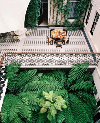 A cover of "EH Terrace" cluster. The owner is teran. The cluster consists of 11 elements.