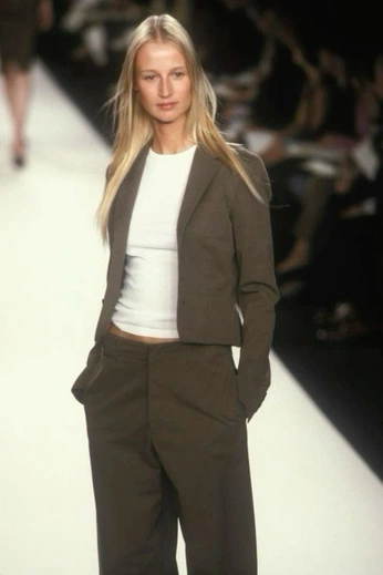 A cover of "y2kLooks" cluster. The owner is nickni. The cluster consists of 8 elements.