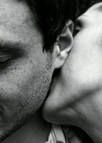 A cover of "kisses" cluster. The owner is erin. The cluster consists of 1 element.