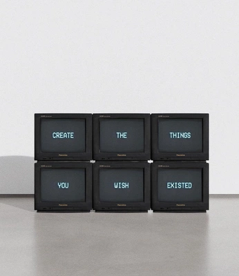 A cover of "Creative Studio" cluster. The owner is fbyfstudio. The cluster consists of 20 elements.