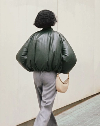 A cover of "Humans" cluster. The owner is haverst. The cluster consists of 45 elements.