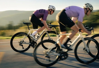 A cover of "cycling" cluster. The owner is annnbuuu. The cluster consists of 22 elements.