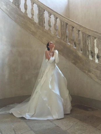 A cover of "Boda" cluster. The owner is mngstdio. The cluster consists of 4 elements.