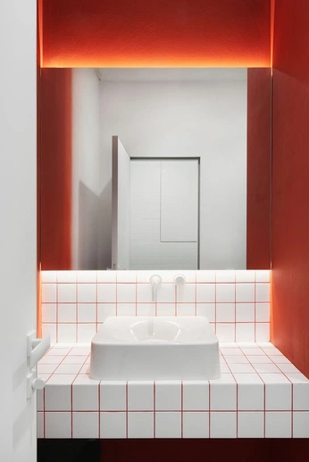 A cover of "INCEPTION Interior" cluster. The owner is iraghad. The cluster consists of 33 elements.