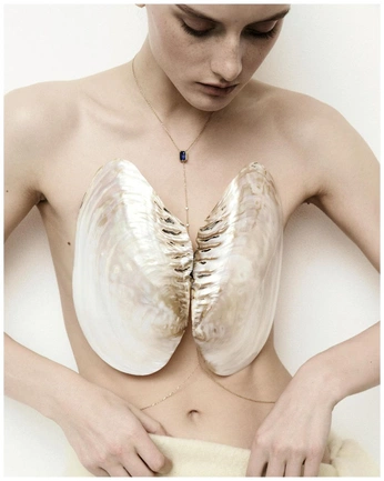 A cover of "person" cluster. The owner is thea32. The cluster consists of 2 elements.