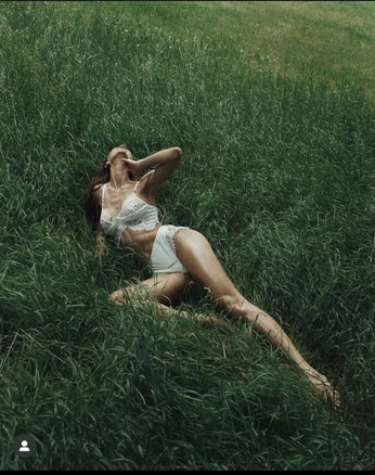 A cover of "girls.girls.girls" cluster. The owner is tjam3s. The cluster consists of 22 elements.