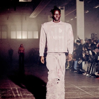 A cover of "light x editorial" cluster. The owner is lorees. The cluster consists of 19 elements.