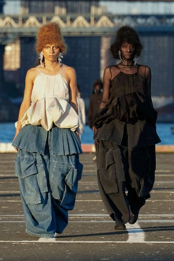 A cover of "Collina Strada SS26" cluster. The owner is echogrid. The cluster description is "Runway collection: New York Fashion Week Spring/Summer 2026". The cluster consists of 26 elements.
