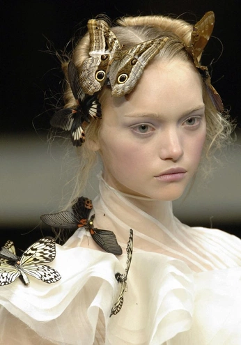 A cover of "beauty" cluster. The owner is elianerosia. The cluster consists of 7 elements.