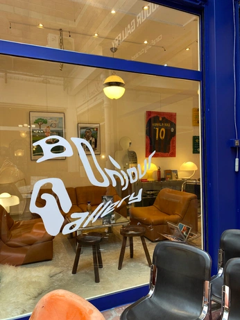 A cover of "f u r n i t u r e s —" cluster. The owner is fauremeline. The cluster consists of 11 elements.