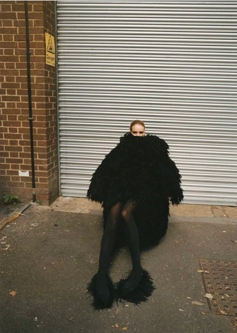 A cover of "Celine Outdoor" cluster. The owner is simonhengesbach. The cluster consists of 40 elements.