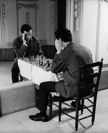 A cover of "Edito -Chess" cluster. The owner is chanelfarkas. The cluster consists of 3 elements.