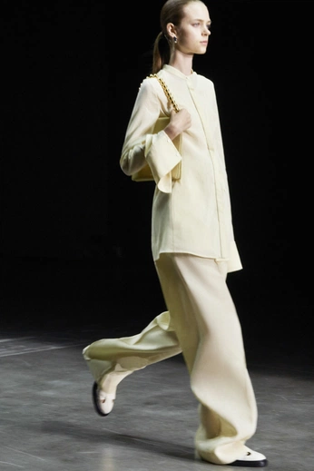 A cover of "Outfit inspiration" cluster. The owner is zeynepa. The cluster consists of 5 elements.