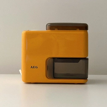 A cover of "objects" cluster. The owner is adriabrego. The cluster consists of 5 elements.