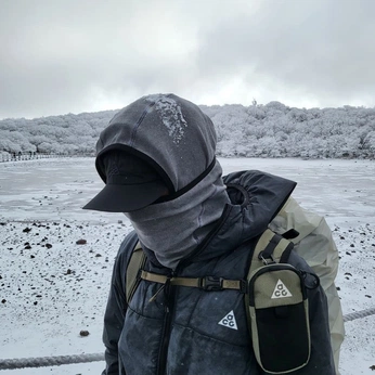 A cover of "Fashion" cluster. The owner is mnmlist. The cluster consists of 21 elements.