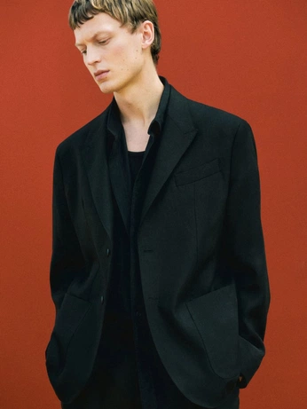 A cover of "marcus cito" cluster. The owner is ell3nfrances. The cluster consists of 32 elements.