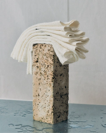 A cover of "doctor towels" cluster. The owner is 270mph. The cluster consists of 48 elements.