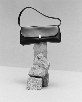 A cover of "i have purse" cluster. The owner is notan0ther. The cluster consists of 1 element.