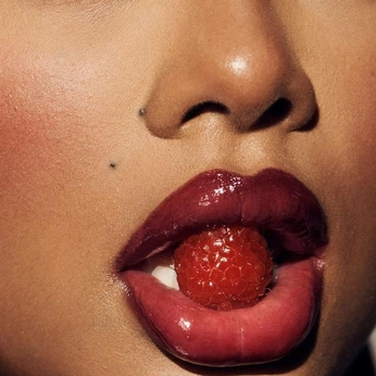 A cover of "food & beauty" cluster. The owner is ofthemoment. The cluster consists of 3 elements.