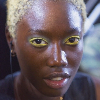 A cover of "Makeup" cluster. The owner is okidokimacaroni. The cluster consists of 30 elements.