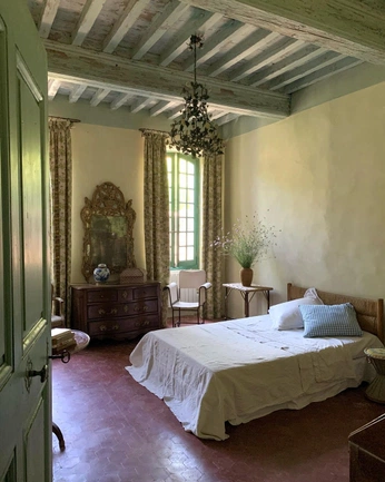 A cover of "lavibra" cluster. The owner is esthy. The cluster consists of 23 elements.