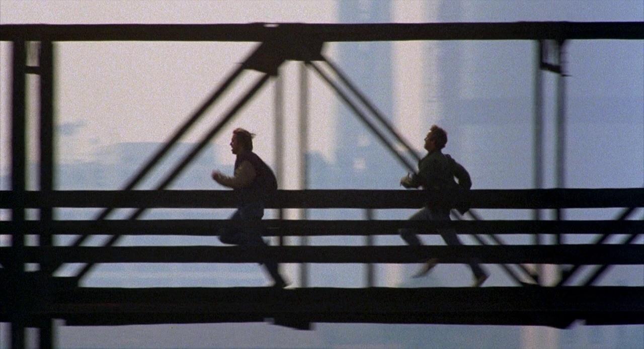 A film still from To Live and Die in L.A. (1985), directed by William Friedkin.