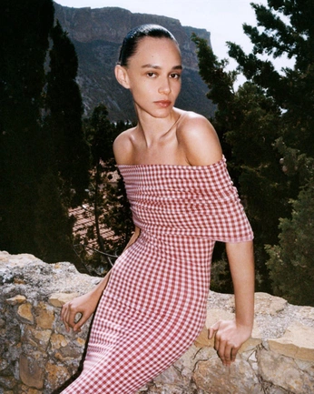 A cover of "SS26 Seasonal Themes" cluster. The owner is saratl. The cluster consists of 42 elements.