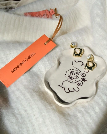 A cover of "insta links" cluster. The owner is yaeji. The cluster consists of 94 elements.