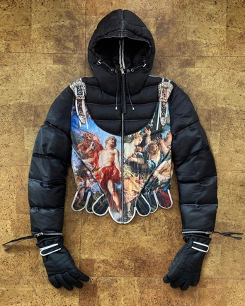 A cover of "fashion" cluster. The owner is girlprometheus. The cluster consists of 2 elements.