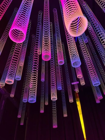 A cover of "Lights" cluster. The owner is eastvillage. The cluster consists of 2 elements.