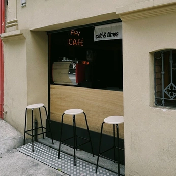 A cover of "Places" cluster. The owner is bmartins. The cluster consists of 5 elements.