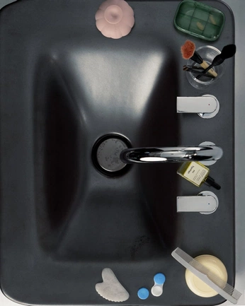 A cover of "aesop adbr 252" cluster. The owner is emiarzu. The cluster consists of 10 elements.